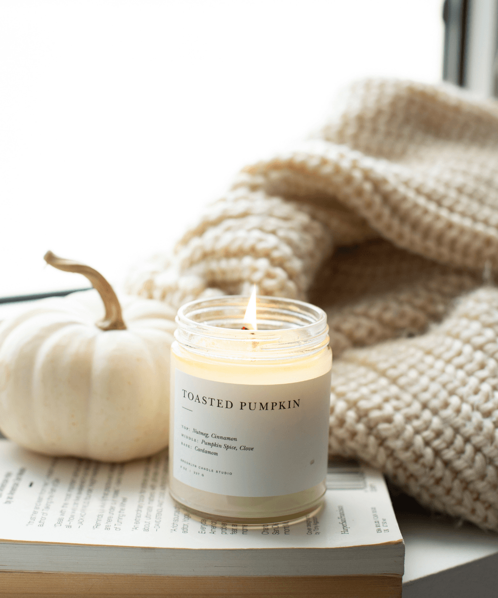 The scent of Brooklyn Candle Studio Zerze Toasted Pumpkin fills the entire room. Hand poured with 100% soy wax.