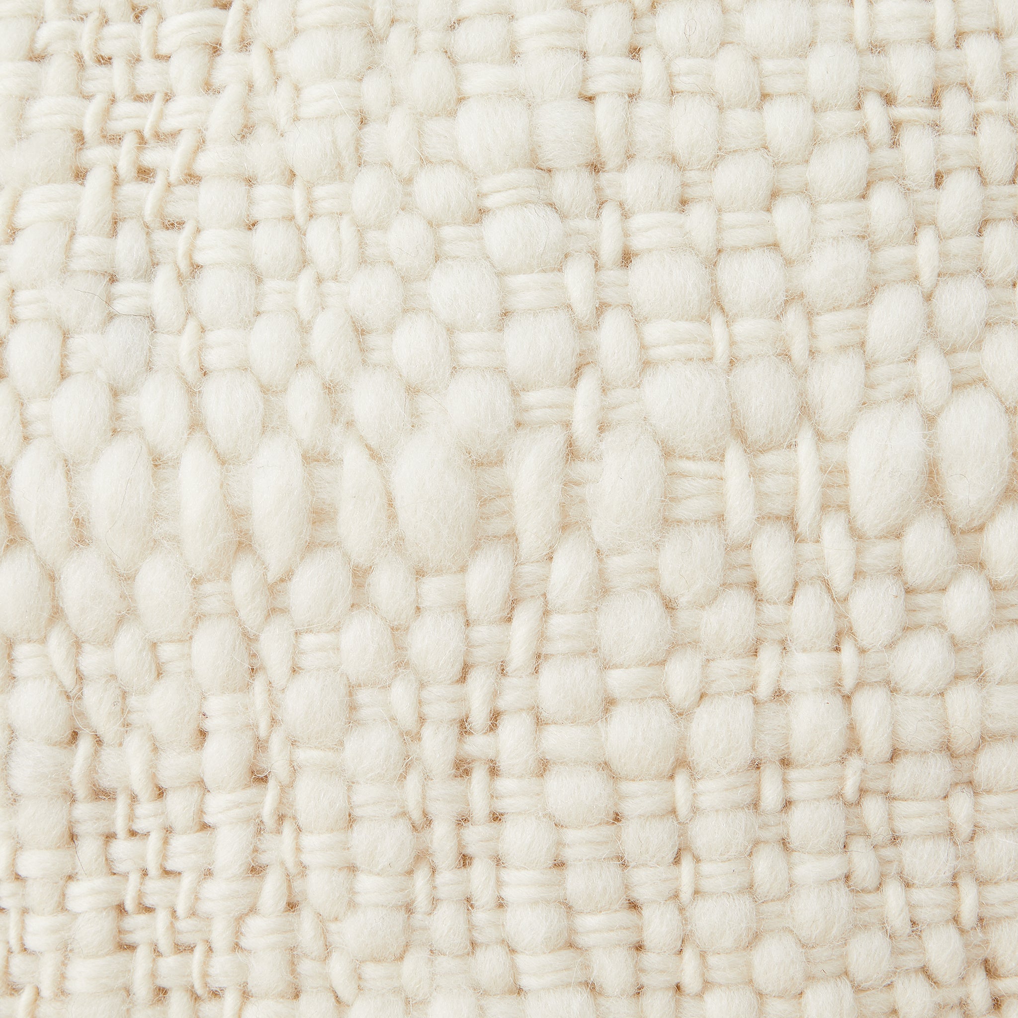 Fabric Close Up. Hand-woven cushion "Sueno", 50x50cm, natural