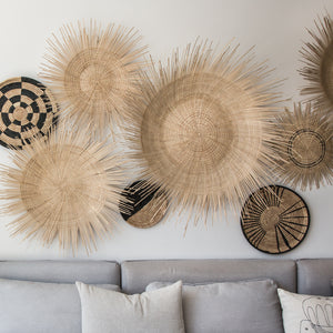 Ambience photo: BY NATIVE sun plate in S, M and L, hand-woven from palm leaves in Malawi