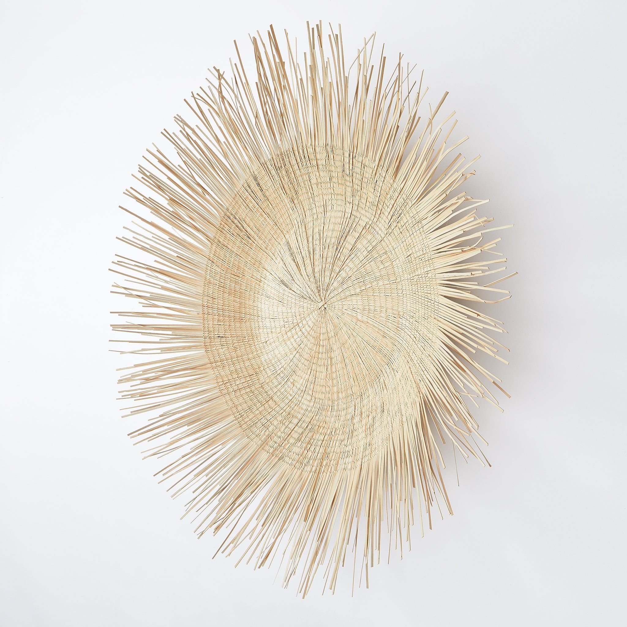 Breathtaking wall art: Sun Plate XL from Malawi. Hand-woven from palm fibres