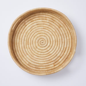 Tray Umi in Medium.  The minimalist tray is carefully woven by hand from palm fiber.